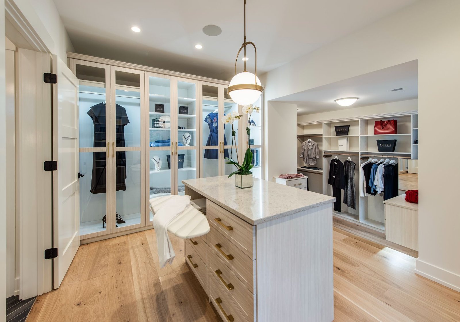 design home studios - Wayne pa walk in closet